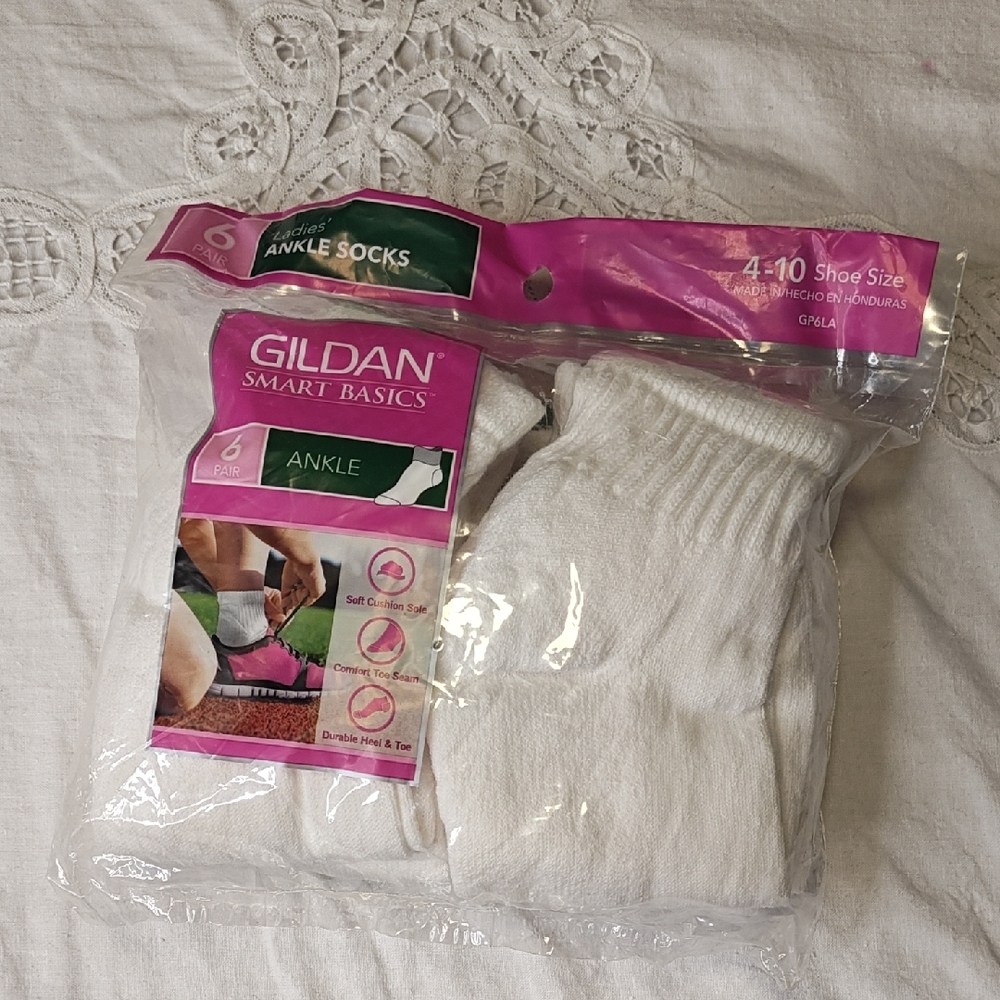 Gildan White Ankle Athletic Socks - 6 Pack